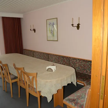 Leise Garni Pensión