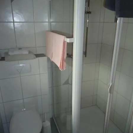 Leise Garni Pensión 3*