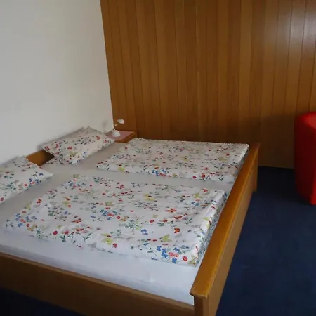 Leise Garni Pensión